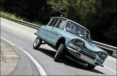 On peut dire que cette auto tient le pavé, même en 1968 ! C'est une...