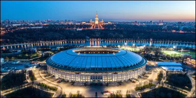 Quel pays a été choisi pour organiser la Coupe du monde cette année-là ?