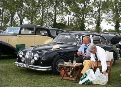 Quelle est cette auto anglaise ?