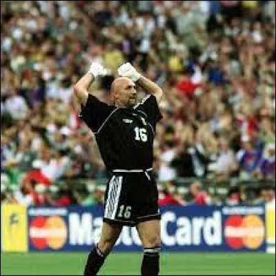 Quel était le surnom de Fabien Barthez ?