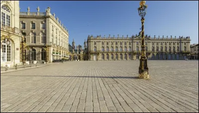 Quelle est cette célèbre place de Nancy édifiée au XVIIIe siècle ?