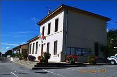 Notre balade dominicale commence à Arzay. Ancienne commune de l'arrondissement de Vienne, elle se situe dans l'ancienne région ...