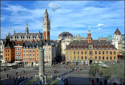 Quelle est cette ville, préfecture et première ville du département avec 236 000 habitants ?