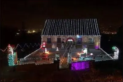 Cette deuxième partie commence devant cette maison à Étampes-sur-Marne. Commune de l'aire urbaine Castelthéodoricienne, elle se situe dans le département ...