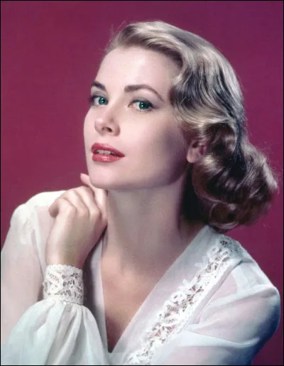 Quel acteur accompagne Grace Kelly dans le film "Le Train sifflera trois fois" ?