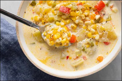 Quel est l'ingrédient principal de la soupe corn chowder qui nous vient des États-Unis ?