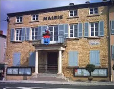 Nous démarrons notre balade dominicale à Chasselay. Ville de l'arrondissement de Villefranche-sur-Saône, elle se situe dans l'ancienne région ...