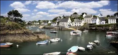 Nous démarrons notre balade de la semaine en Bretagne au port de Doëlan, à Clohars-Carnoët. Village de l'aire d'attraction Quimperloise, sur les bords de la Laïta, elle se situe dans le département