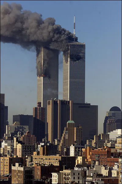 Attaques contre le World Trade Center et le Pentagone, États-Unis.
Les tours jumelles.