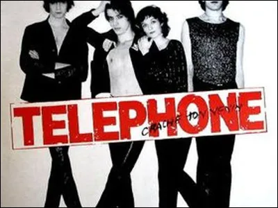 Pour commencer retrouve la chanson de Téléphone, parmi tous ces titres.