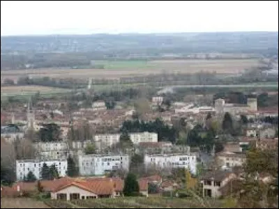 Nous démarrons notre balade dans la banlieue Lyonnaise, à Anse. Nous sommes dans le département ...