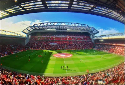 Quel est le nom du stade de Liverpool ?