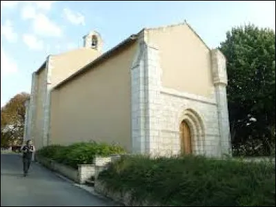 Notre première balade de la semaine commence à Angeduc. Village Charentais, il se situe dans l'ancienne région ...