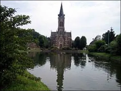 Nous démarrons cette balade dans les Hauts-de-France, à Bovelles. Village de la métropole Amiénoise, il se situe dans le département ...