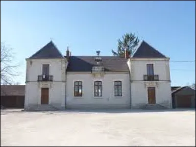 Notre balade dominicale commence à Aubigny-en-Plaine. Village de l'arrondissement de Beaune, il se situe dans l'ancienne région ...