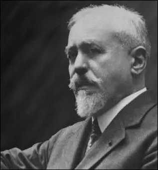 Quelle est la nationalit de Paul Dukas ?