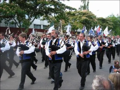 Dans quelle ville bretonne a lieu chaque t le festival interceltique ?