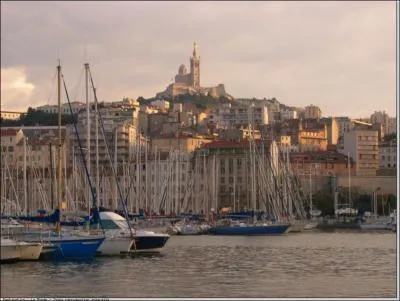 Question de bienvenue : Notre-Dame de la Garde veille sur quelle grande ville de Provence ?