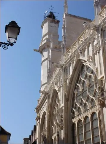 Cette glise Saint Jean se trouve dans une ville de la rgion champagne-Ardennes ? Laquelle ?