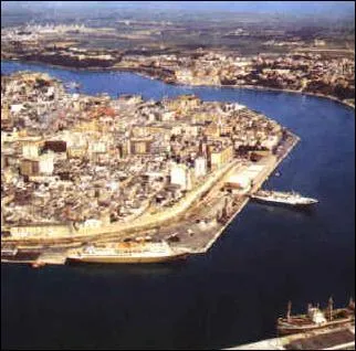 Quelle est cette ville situe dans les 'pouilles' en Italie ?