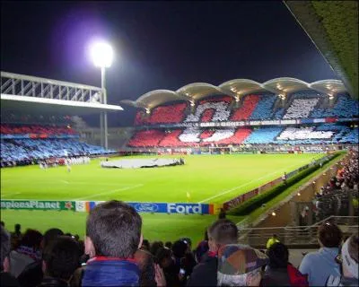 Quel est ce stade o joue Lyon ?