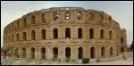 C'est le deuxime plus grand colise romain aprs celui de Rome. Il se trouve 