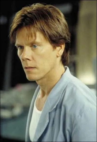 Kevin Bacon - En 1998, il incarne le sergent Ray Duquette dans :