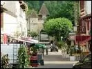 Dans quel dpartement se situe Barbotan-les-Thermes, agrable station fleurie, o on soigne les rhumatismes et les problmes veineux ?