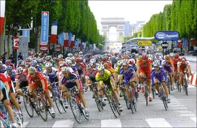 En quelle anne fut tlvise la premire arrive du Tour de France en direct ?