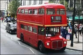 Avec ce bus fort clbre, parcourons les rues de... .