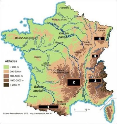 (Comme certains quizzeurs étourdis m'ont fait la remarque à tort, je précise à nouveau qu'il suffit de cliquer sur les cartes pour les agrandir). 
À quel numéro correspond le Massif central ?