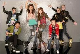 Qui chante le gnrique de Shake it up ?