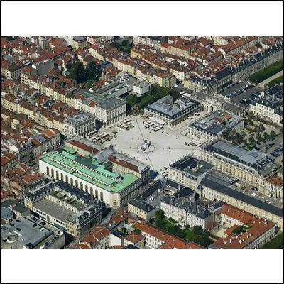 Btie sur la rivire Meurthe, cette ville tait la capitale de l'ancien duch de Lorraine. Charles le Tmraire y trouva la mort en 1477. Clbre pour sa place Stanislas et ses bergamotes c'est :