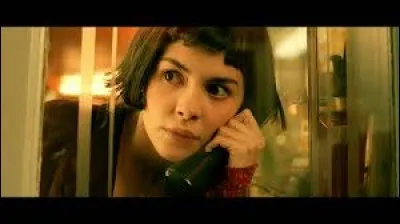 Amélie du ''Fabuleux Destin d'Amélie Poulain'' (le film où tous les murs sont jaunes) veut enregistrer le Tour de France... Ce n'est pas possible, car l'action du film a lieu en :