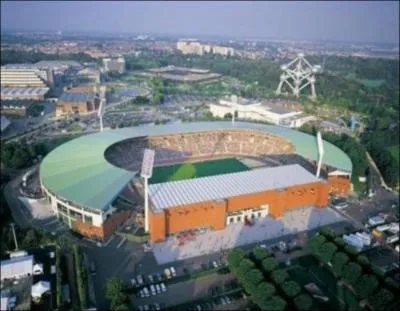 Autrefois ce stade s'appelait le stade du Heysel , c'est ... .