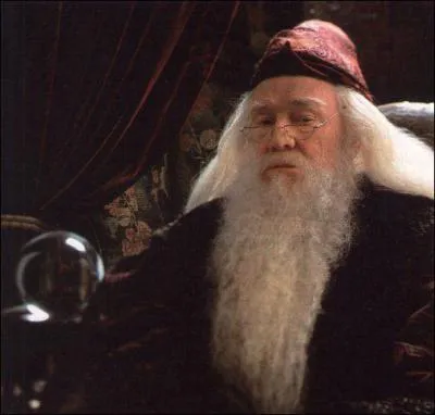 Au moment o commence la srie, quel est l'ge de Dumbledore ?