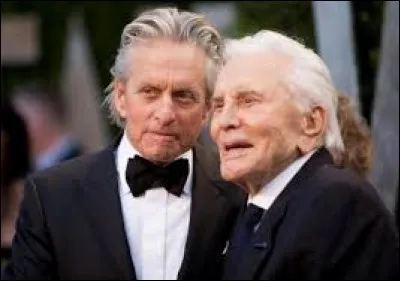 Michael Douglas connaît une carrière brillante après celle de son père. Dans quel film a joué Kirk Douglas ?