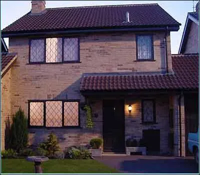 Comment Harry s'enfuit-il de la maison des Dursley ?