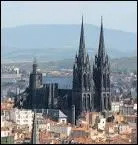 Des faades en pierre volcanique, des htels particuliers, des fontaines sculptes, c'est la ville qui a t lue en 2009, la ville la plus rock de France. C'est...