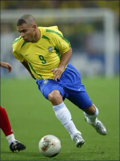 Qui est ce footballeur ?