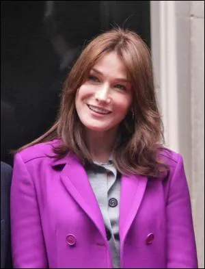 Carla Bruni. Comme on le sait tous, c'est la femme de notre Prsident Nicolas Sarkozy. Nicolas Sarkozy est le...