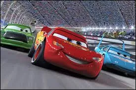 Comment s'appellent les trois meilleurs coureurs de la Piston Cup ?