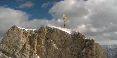 Comment s'appelle le haut d'une montagne ?