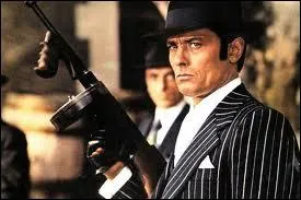 Qui a partag, l'affiche du film de Jacques Deray 'Borsalino' avec Alain Delon en 1974 ?