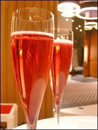 Vous allez savourer un Kir royal :