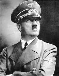 Quel mot signifiant 'guide' en allemand dsigne la personne d'Adolf Hitler ( 1889-1945 ) ?