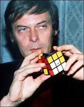 Qui cra le rubik's cube ?