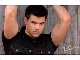 En Dcembre 2011 , Taylor Lautner a 19 ans :