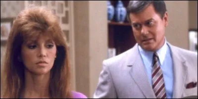 Dans "Dallas", quel est le lien de parenté entre J.R et Pamela ?