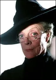 Minerva McGonagall est professeur de Mtamorphose, mais quel autre poste important occupe-t-elle ?